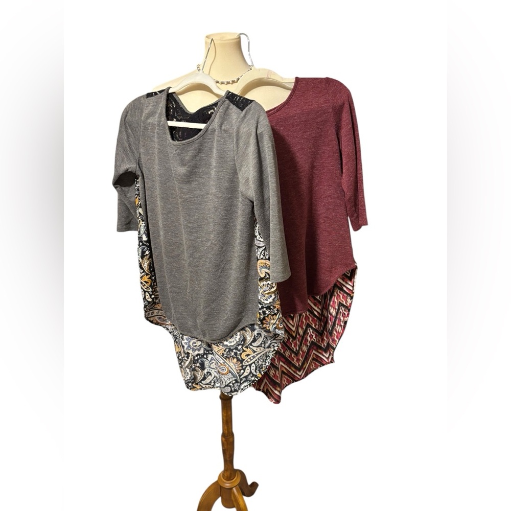 Set of‎ Two Hi Low Contrasting Fabric Tunics. SZ medium. Gray and Burgundy. Lace